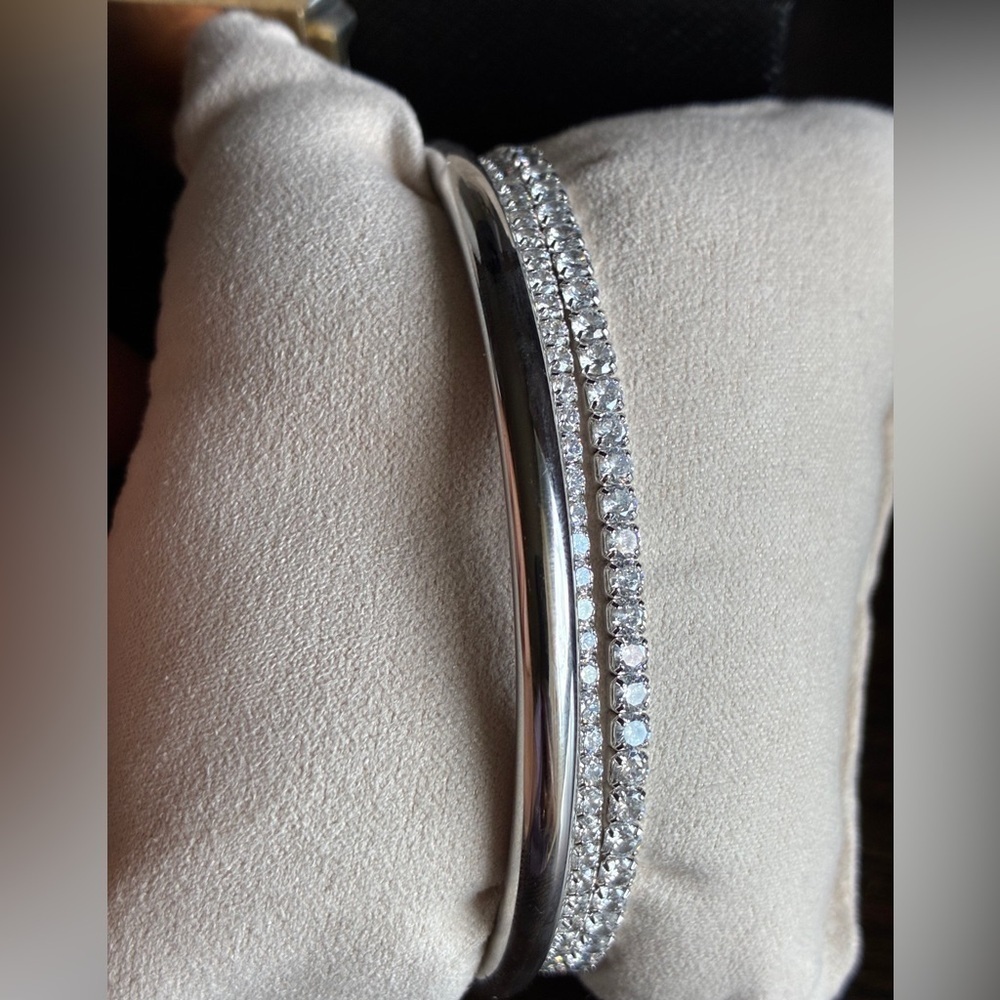 MICHAEL KORS Bracelet and Earrings Set. - Picture 9 of 16